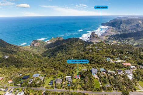Photo of property in 13 Te Ahuahu Road, Piha, New Lynn, 0772