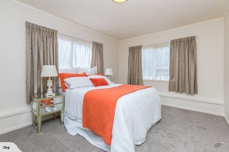 Photo of property in 1/62 Stapleford Crescent, Browns Bay, Auckland, 0630