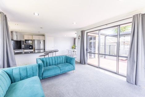 Photo of property in 11 Chatham Place, Rototuna North, Hamilton, 3210