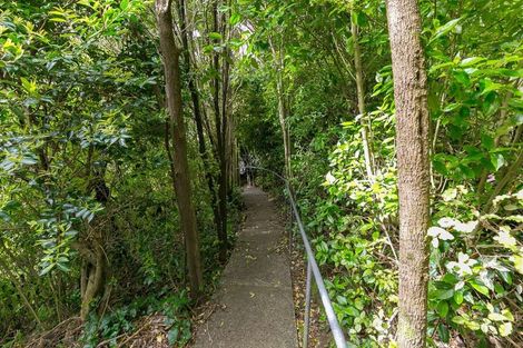 Photo of property in 1 Wakely Road, Newlands, Wellington, 6037