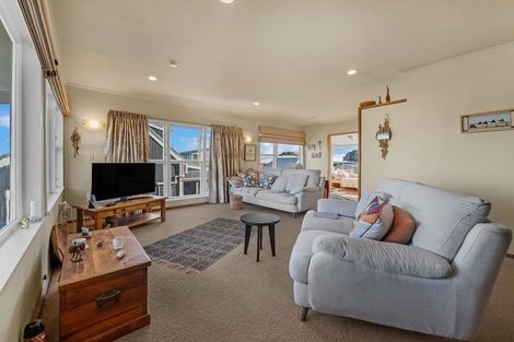 Photo of property in 22 Aputa Avenue, Te Puru, Thames, 3575