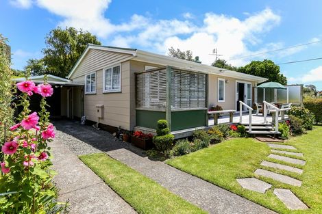 Photo of property in 30 Seaview Road, Marfell, New Plymouth, 4310