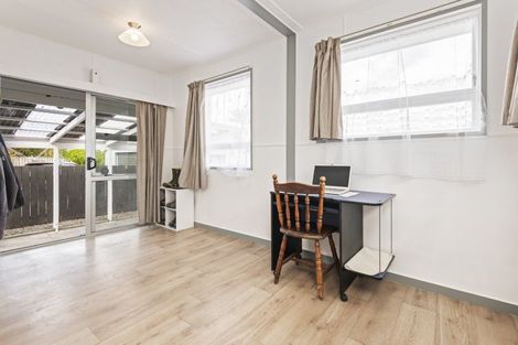 Photo of property in 9 Johnson Street, Bulls, 4818