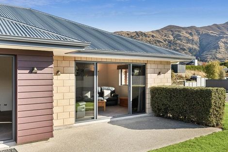 Photo of property in 1 Coromandel Street, Wanaka, 9305