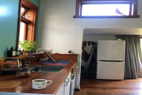 Photo of property in 136 Russell Terrace, Berhampore, Wellington, 6023