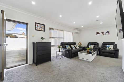 Photo of property in 1/27 Scott Road, Papakura, 2110