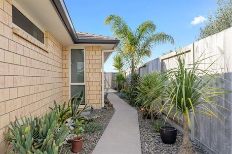 Photo of property in 28 Oakwood Way, Papamoa Beach, Papamoa, 3118