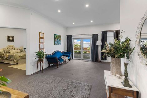 Photo of property in 373 Broadway, Stratford, 4332