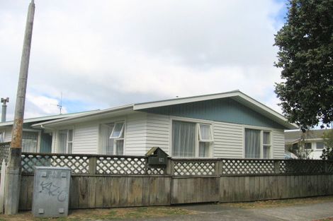 Photo of property in 78 Akaroa Drive, Maupuia, Wellington, 6022