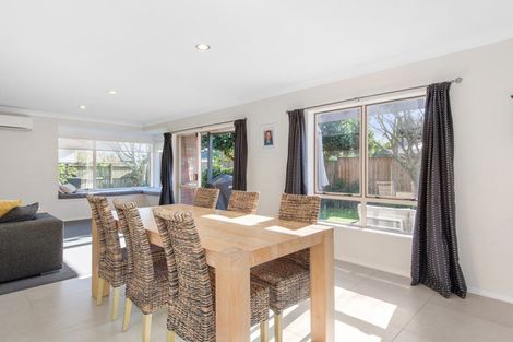 Photo of property in 15 Halcione Close, Flagstaff, Hamilton, 3210