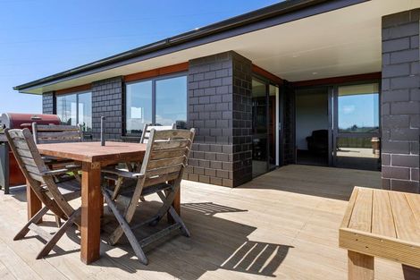 Photo of property in 592 Mangorei Road, Mangorei, New Plymouth, 4371