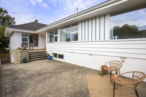 Photo of property in 3 Larsen Crescent, Tawa, Wellington, 5028