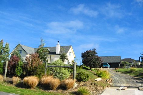 Photo of property in 2 Joshua Place, Helensburgh, Dunedin, 9010