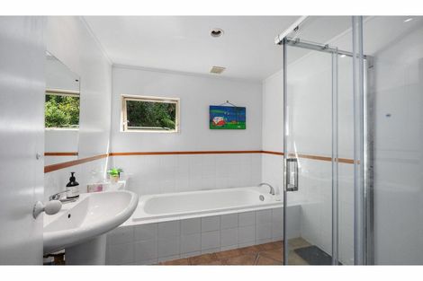 Photo of property in 29 Kate Sheppard Avenue, Torbay, Auckland, 0630