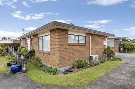 Photo of property in 2/156 Carrington Street, Lower Vogeltown, New Plymouth, 4310