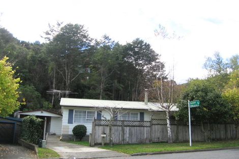 Photo of property in 31 Fendalton Crescent, Pinehaven, Upper Hutt, 5019