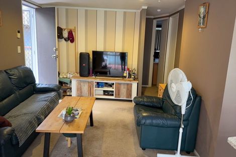 Photo of property in 57 View Road, Henderson, Auckland, 0612