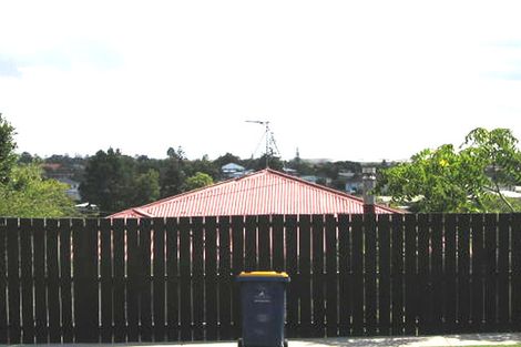 Photo of property in 99a Hutchinson Avenue, New Lynn, Auckland, 0600