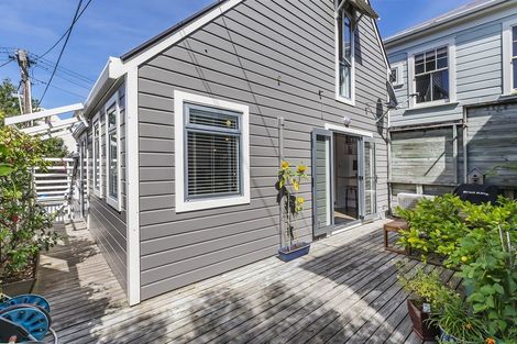 Photo of property in 30a Cleveland Street, Brooklyn, Wellington, 6021