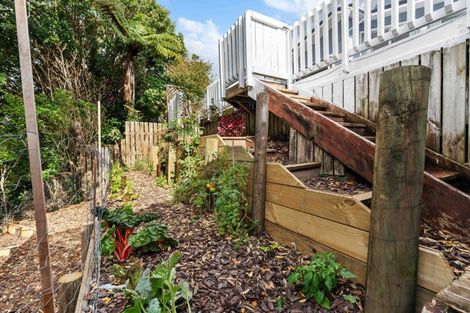 Photo of property in 15 Carlton Terrace, Westown, New Plymouth, 4310