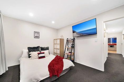 Photo of property in 86 Rosewarne Crescent, Glendene, Auckland, 0602