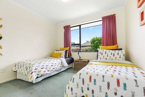 Photo of property in 19 Waiwherowhero Drive, St Andrews, Hamilton, 3200