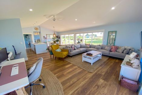 Photo of property in 35 Sears Road, Meeanee, Napier, 4183