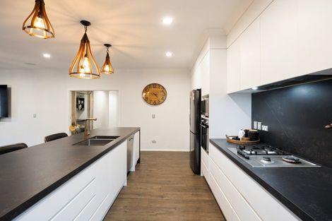 Photo of property in 15 Miharo Crescent, Flagstaff, Hamilton, 3210