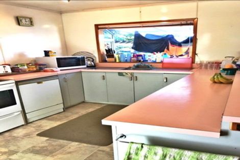 Photo of property in 16 Roberts Road, Te Atatu South, Auckland, 0610