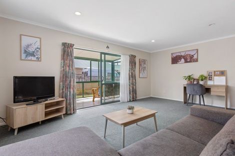 Photo of property in 3a Simons Street, Moturoa, New Plymouth, 4310