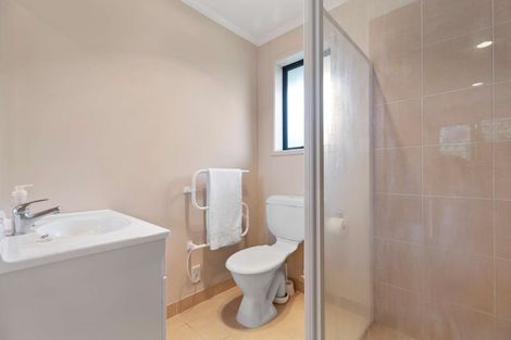 Photo of property in 15 Ernest Shackleton Place, Waiuku, 2123