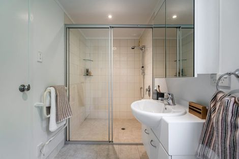 Photo of property in 13a Faulkner Road, Northcote Point, Auckland, 0627