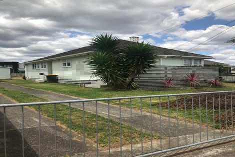 Photo of property in 32 Arimu Road, Papakura, 2110