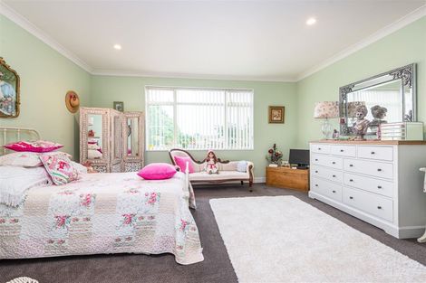 Photo of property in 10 Meeking Place, Aidanfield, Christchurch, 8025