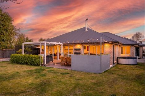 Photo of property in 16 Flaxgrove Place, Parklands, Christchurch, 8083