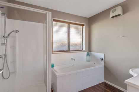 Photo of property in 4 Date Crescent, Aidanfield, Christchurch, 8025