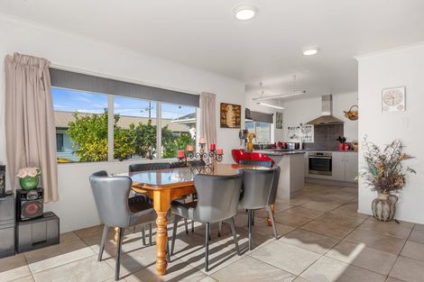 Photo of property in 3 Rainbow Place, Onerahi, Whangarei, 0110