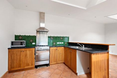 Photo of property in 7 Poplar Grove, Thorndon, Wellington, 6011