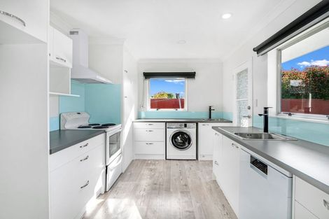 Photo of property in 10 Hollows Crescent, Takaro, Palmerston North, 4412