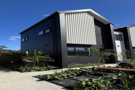 Photo of property in 27f Dawnhaven Drive, Te Atatu Peninsula, Auckland, 0610