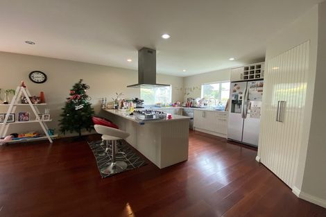 Photo of property in 63 Zara Court, Windsor Park, Auckland, 0632