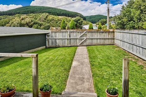 Photo of property in 57a Ranui Terrace, Tawa, Wellington, 5028