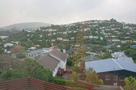 Photo of property in 43 Turville Crescent, Newlands, Wellington, 6037