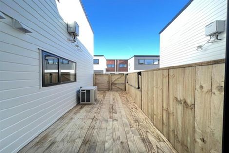 Photo of property in 27 Aramata Road, Papakura, 2110