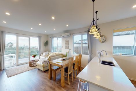 Photo of property in 12 Ruth Craig Place, Stanmore Bay, Whangaparaoa, 0932