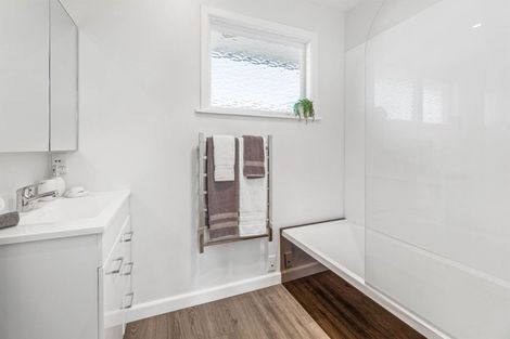 Photo of property in 106 Avondale Road, Avondale, Christchurch, 8061