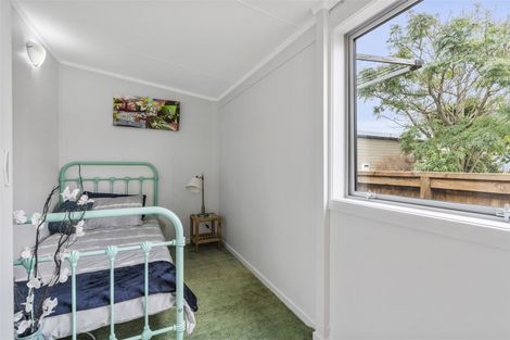 Photo of property in 18 Athenree Road, Athenree, Katikati, 3177