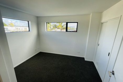 Photo of property in 250a Great North Road, Henderson, Auckland, 0612