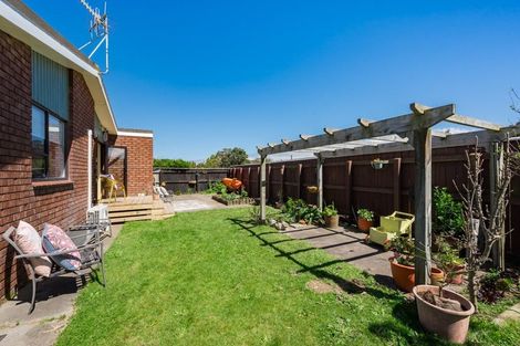Photo of property in 13a Hadfield Place, Paraparaumu Beach, Paraparaumu, 5032