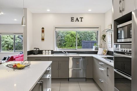 Photo of property in 72 Dalmore Way, Acacia Bay, Taupo, 3385
